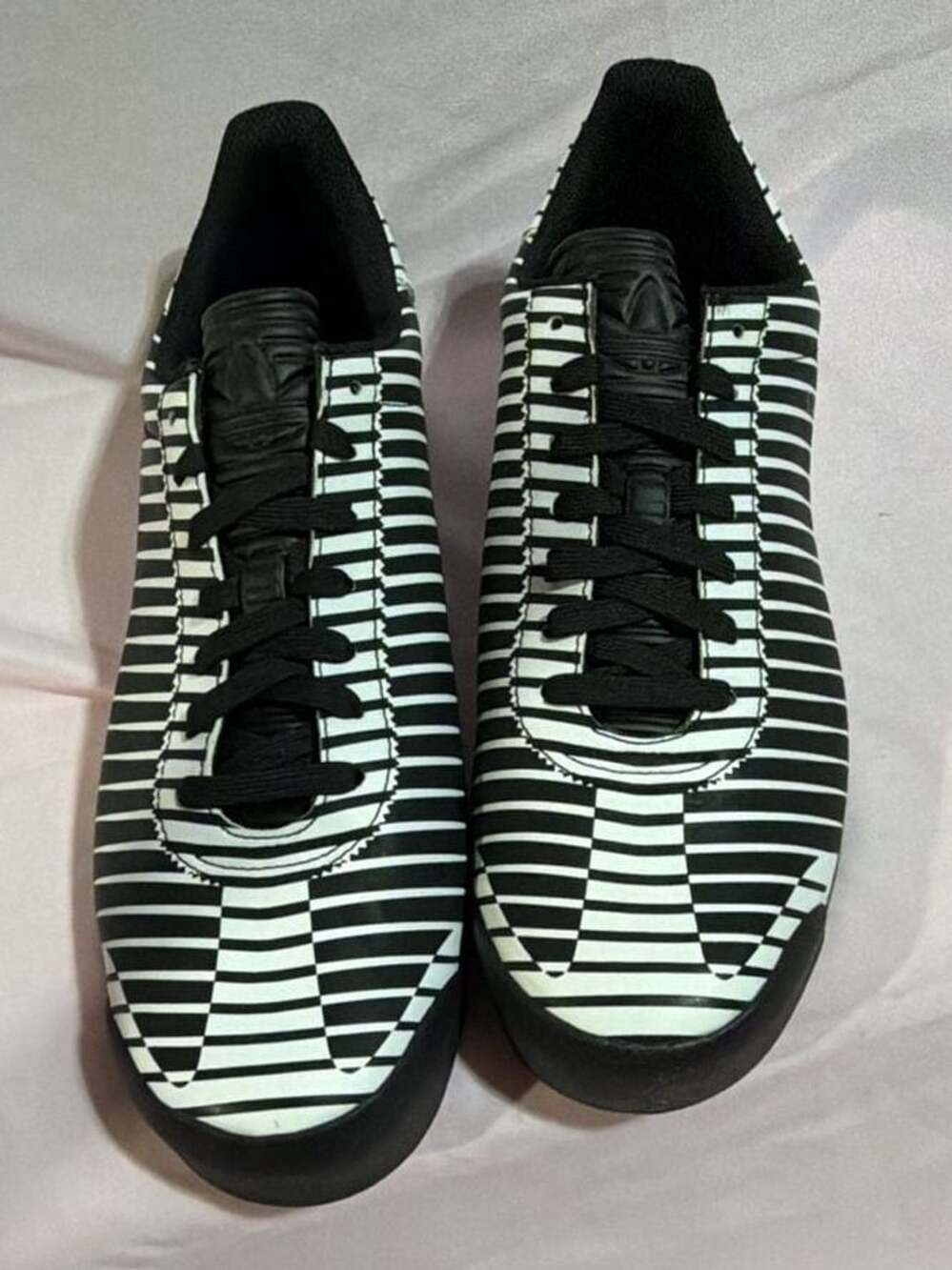 Adidas Samoa Stripe Black White Optical Illusion
Size 10